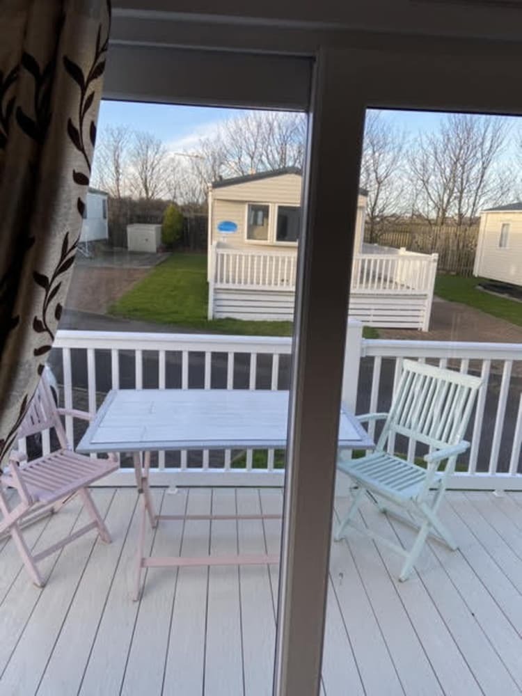 Villa Impeccable 2-bed Lodge In Whitley Bay