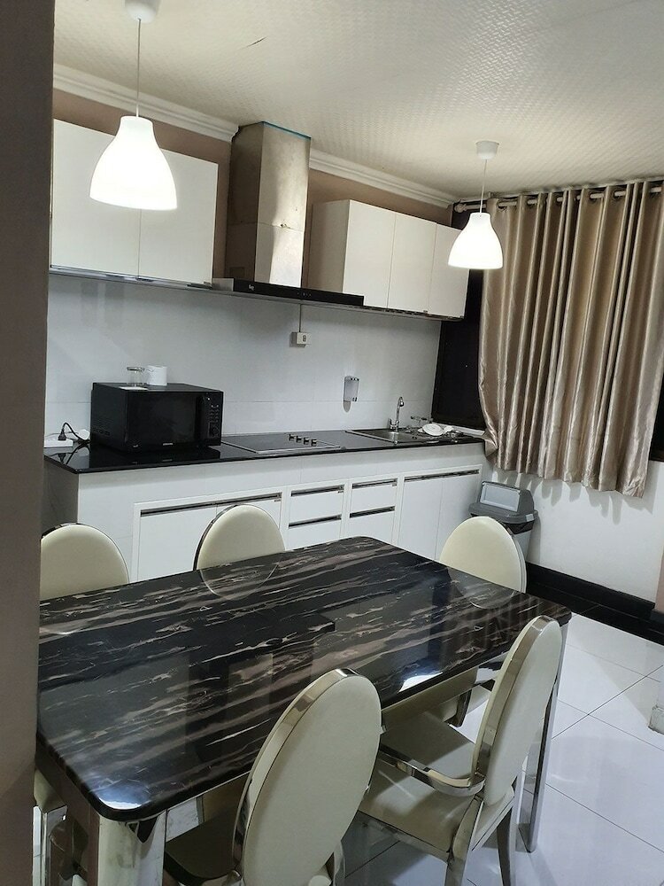 Hotel Royal Suites