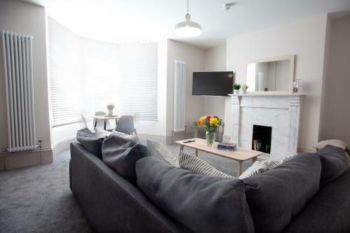Oxford Street Grand Apartment