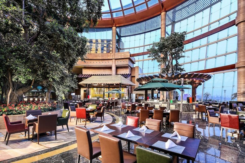 Hotel Intercontinental Sancha Lake