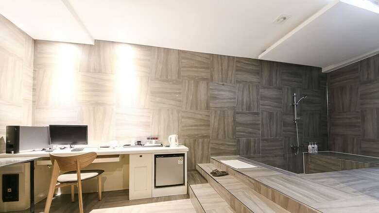 Hotel On