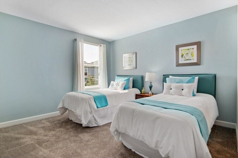 Champions Gate 8830 - Eight Bedroom Pool Home