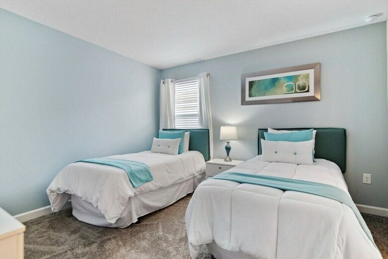 Champions Gate 8830 - Eight Bedroom Pool Home