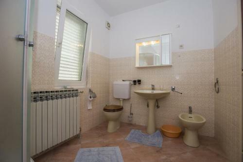 Hostal Apartments & Rooms Ribari?