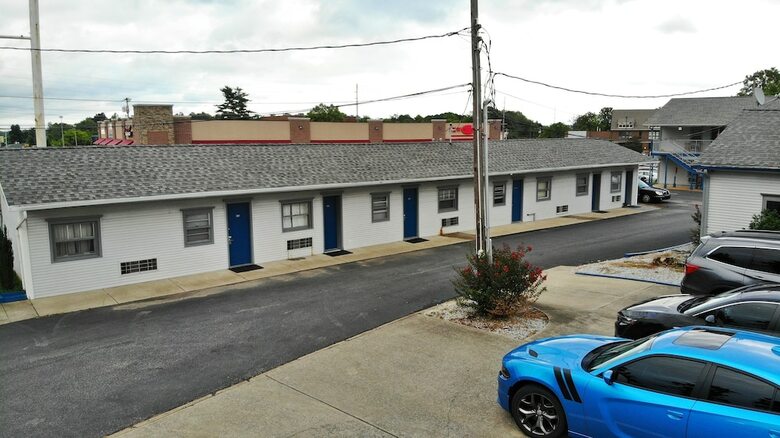 Motel Travelers Inn And Suites