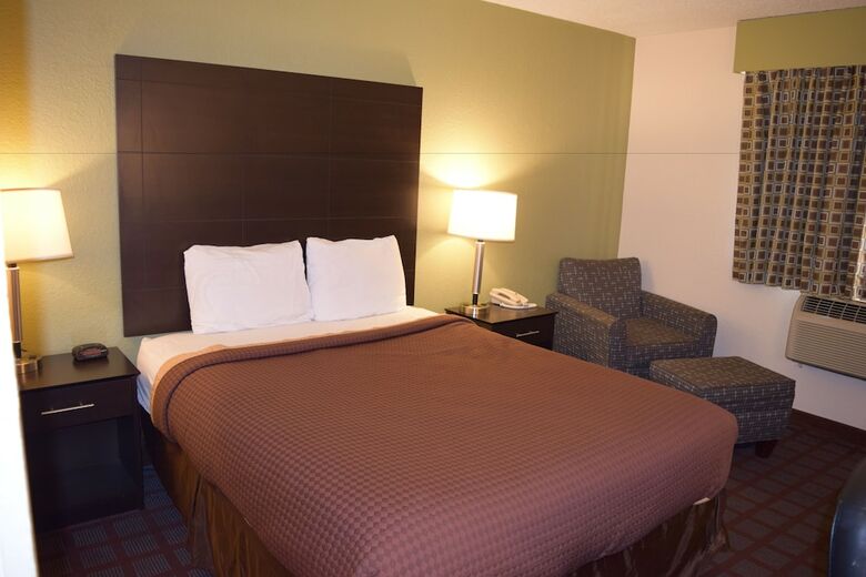 Hotel Super 8 By Wyndham Saginaw