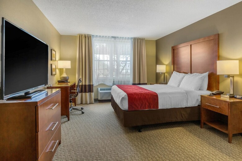 Hotel Comfort Inn & Suites