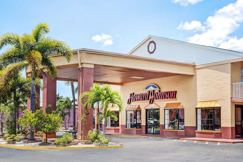 Hotel Howard Johnson By Wyndham Ft. Myers Fl