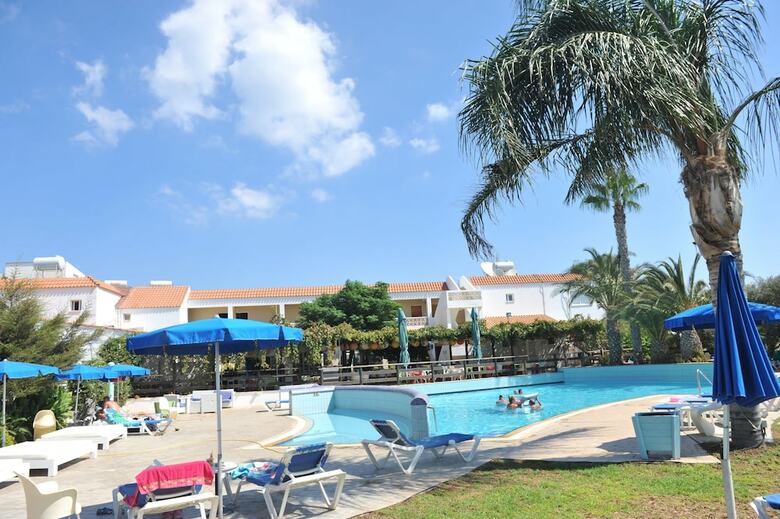 Aparthotel Captain Karas Holiday Apartments