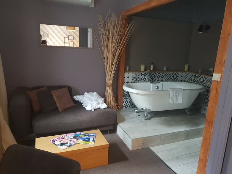 Hotel H�tel La Magnanerie, C�t� Bistro