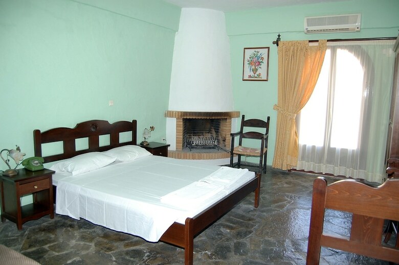 Hotel Arolithos Traditional Cretan Village