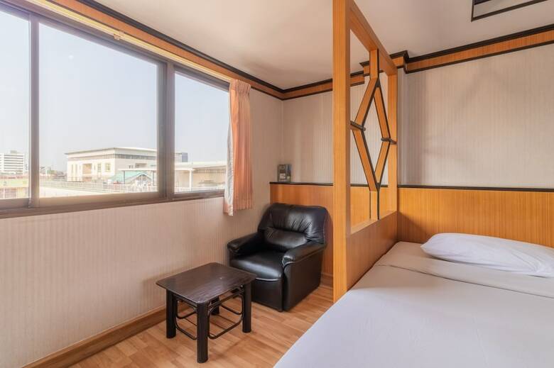 Hotel Win Long Place Serviced Apartment