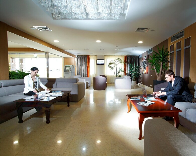 Ovis Hotel