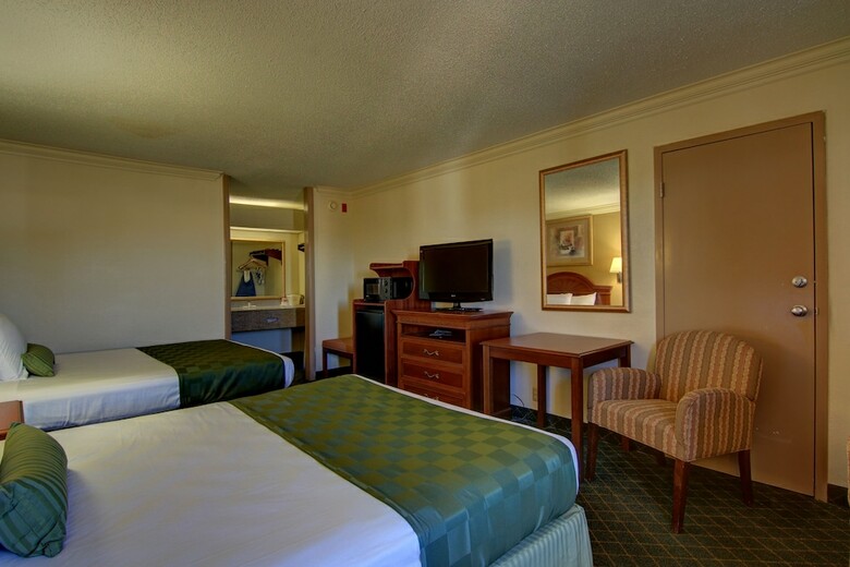 Hotel Ramada By Wyndham Macon
