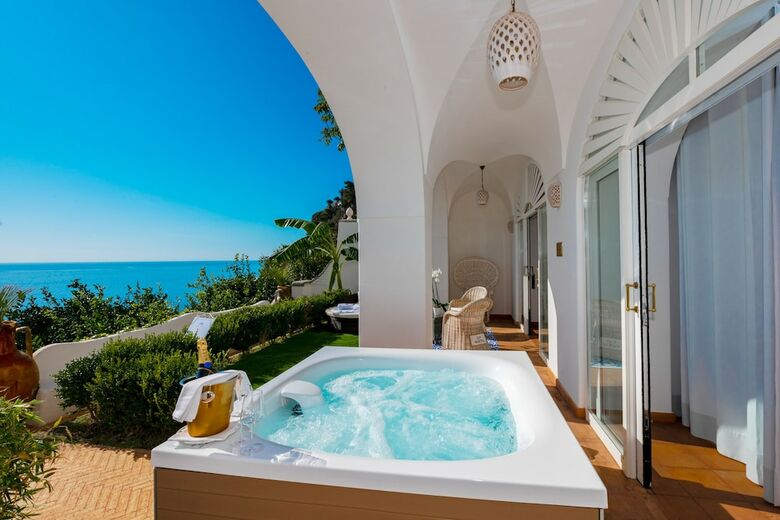 La Casa Di Peppe Guest House & Villa