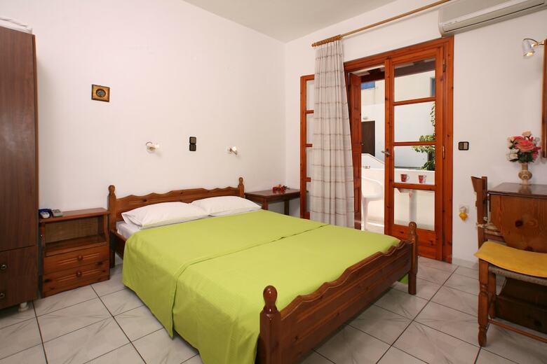 Hotel Kapetanos Rooms