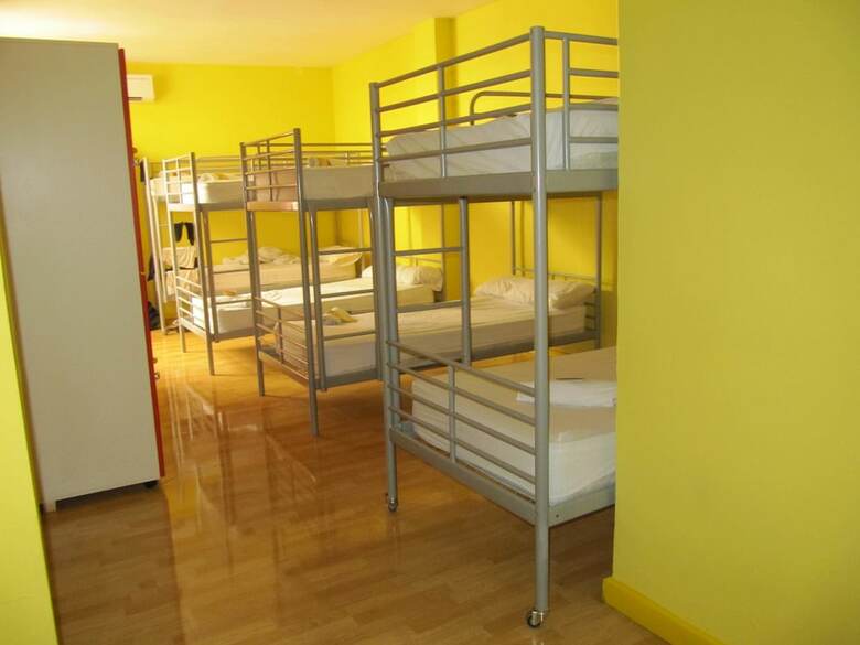 Hostal Feetup Garden House Hostel Barcelona