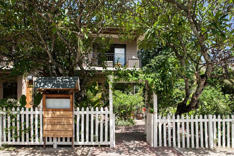 Le Repaire - Boutique Hotel & Restaurant