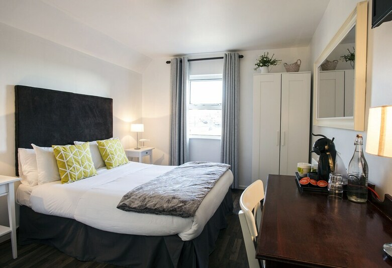 Hotel Maddens Bridge Bar & Guesthouse