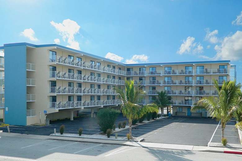 Apartamento Coastal Palms Inn & Suites