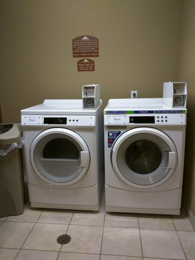 Hotel Microtel Inn And Suites Minot
