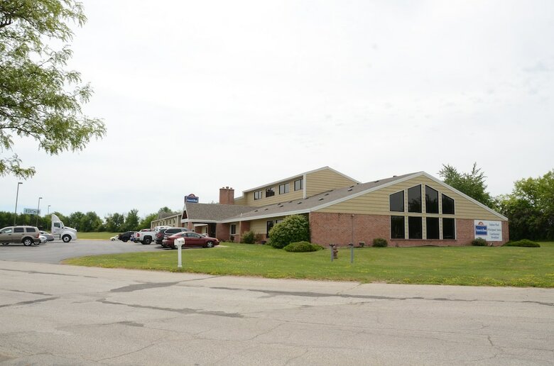 Hotel Americinn By Wyndham West Burlington