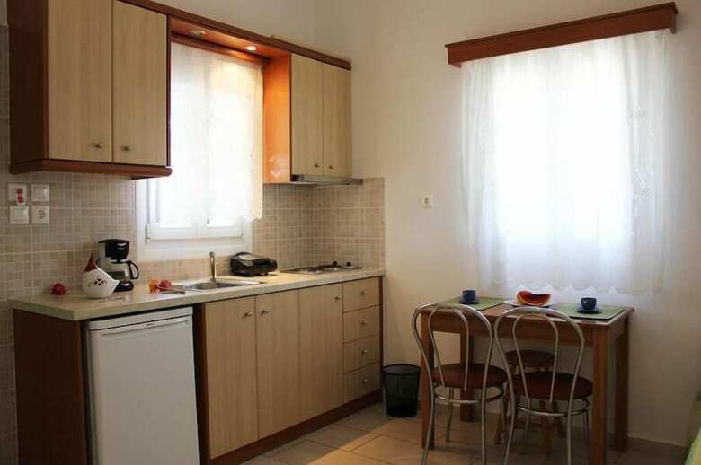 Bed & Breakfast Rooms & Apartments Archontou