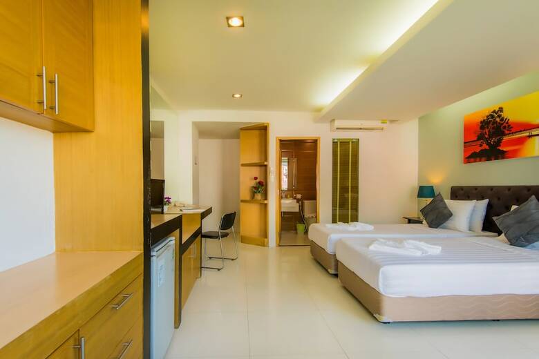 Hallo Patong Hotel & Restaurant