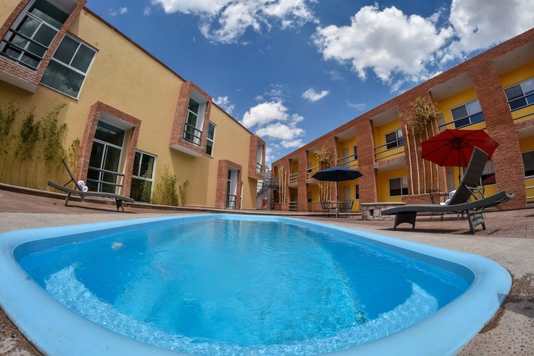 Hotel Valenciana Midway Inn