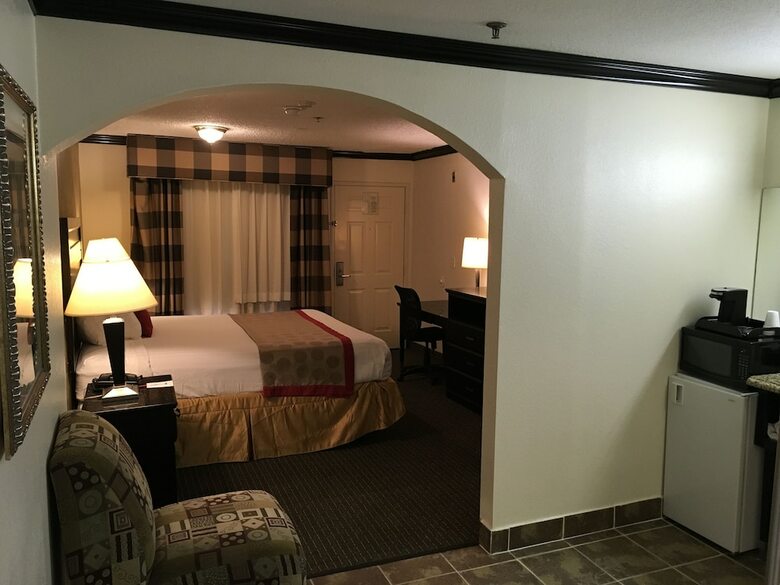 Hotel Ramada By Wyndham Ontario