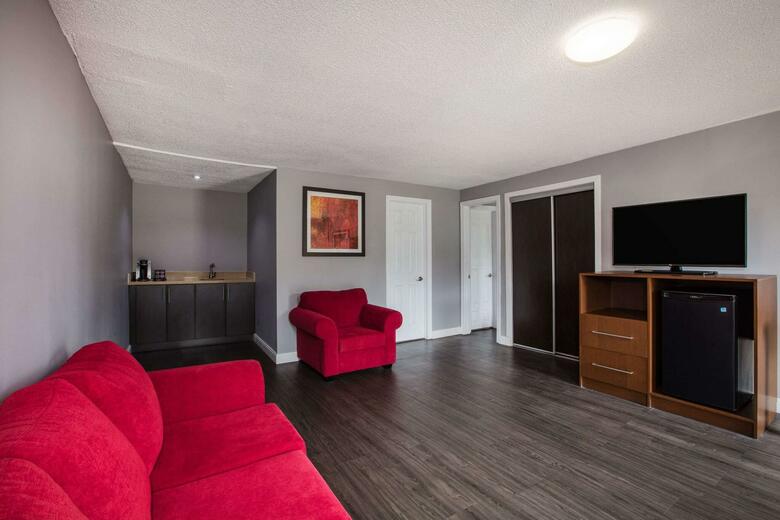 Hotel Ramada By Wyndham Jacksons Point