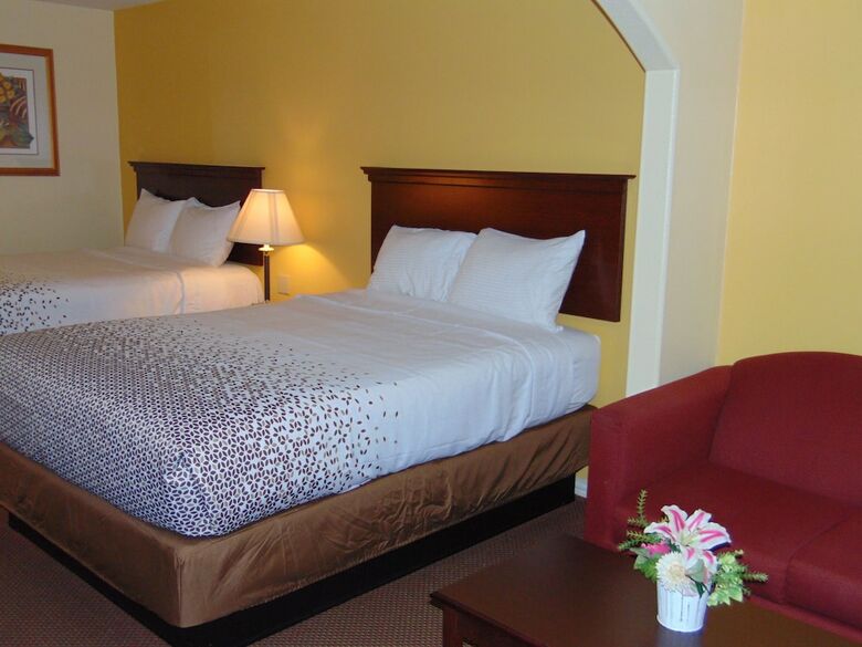 Motel Executive Inn And Suites