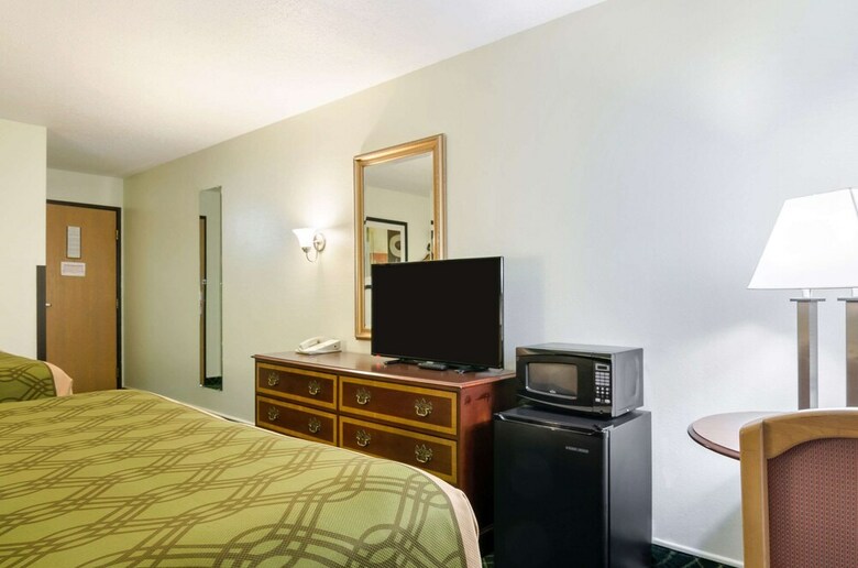 Motel Econo Lodge Hays I-70