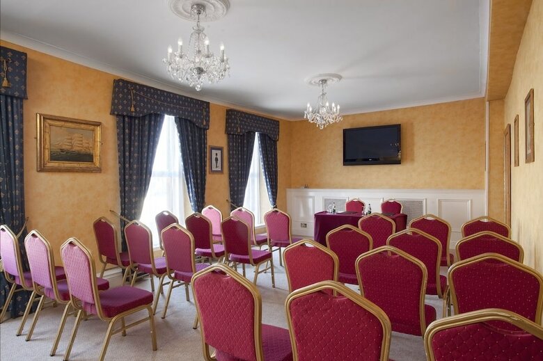 The Royal Hotel And Leisure Centre