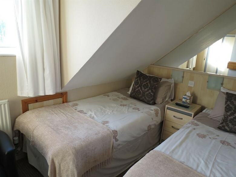 Hotel Spacious Central Cornish Townhouse