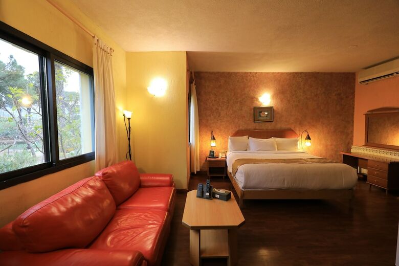 Pineland Hotel And Health Resort