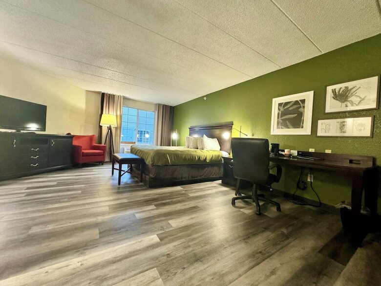 Hotel Quality Inn & Suites