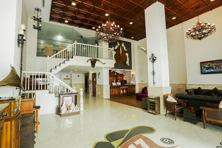 Seventeen Saloon Hotel
