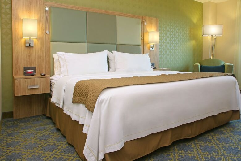 Holiday Inn Express Hotel & Suites Cuernavaca