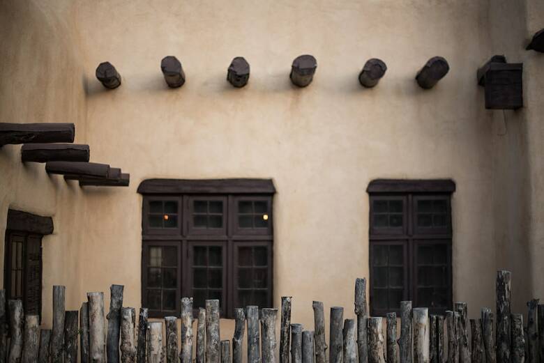 Hotel Sagebrush Inn & Suites