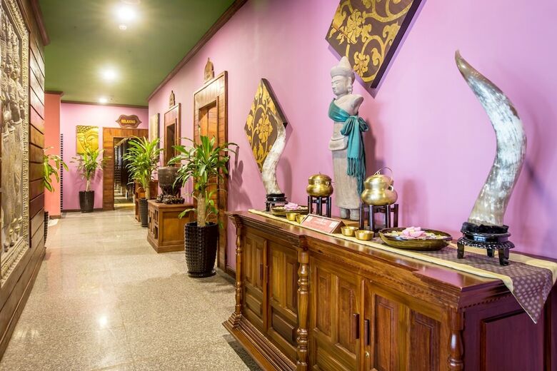 Hotel Empress Residence Resort & Spa