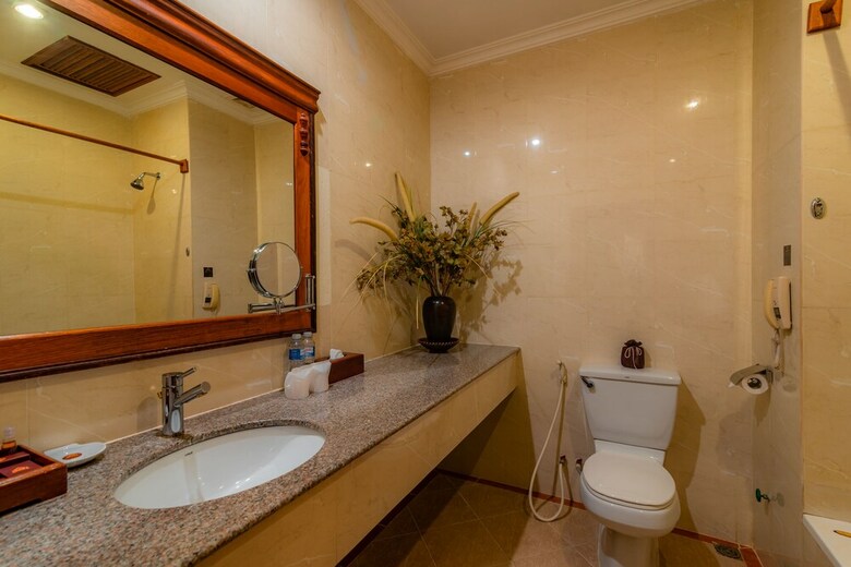 Hotel Empress Residence Resort & Spa