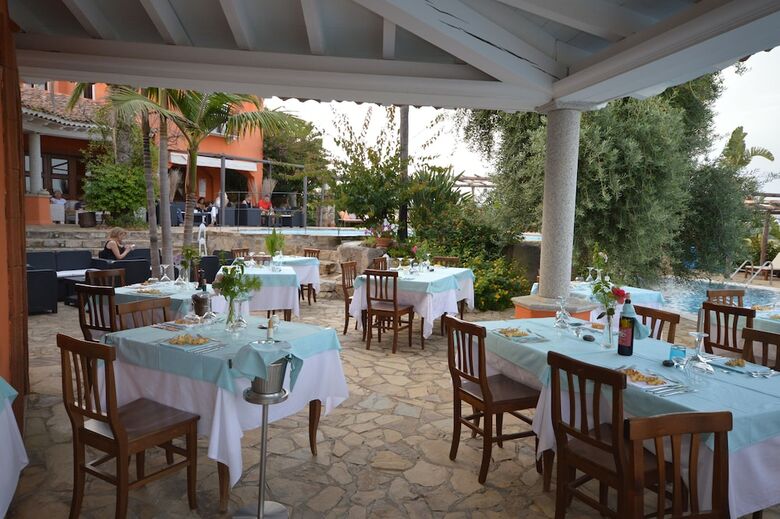 Galanias Hotel & Retreat