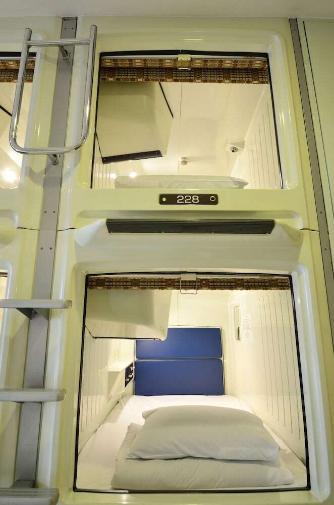 Capsule Hotel B&s Eco-cube Shinsaibashi