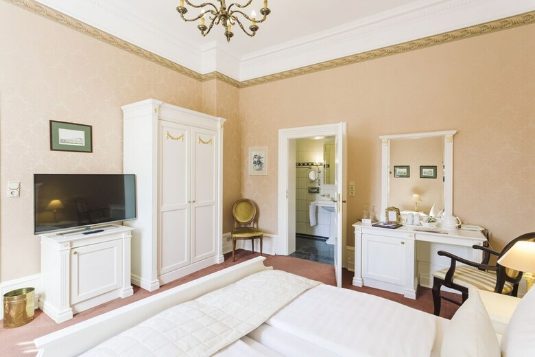 Burghotel Hasel�nne