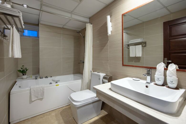 Skylark Hotel
