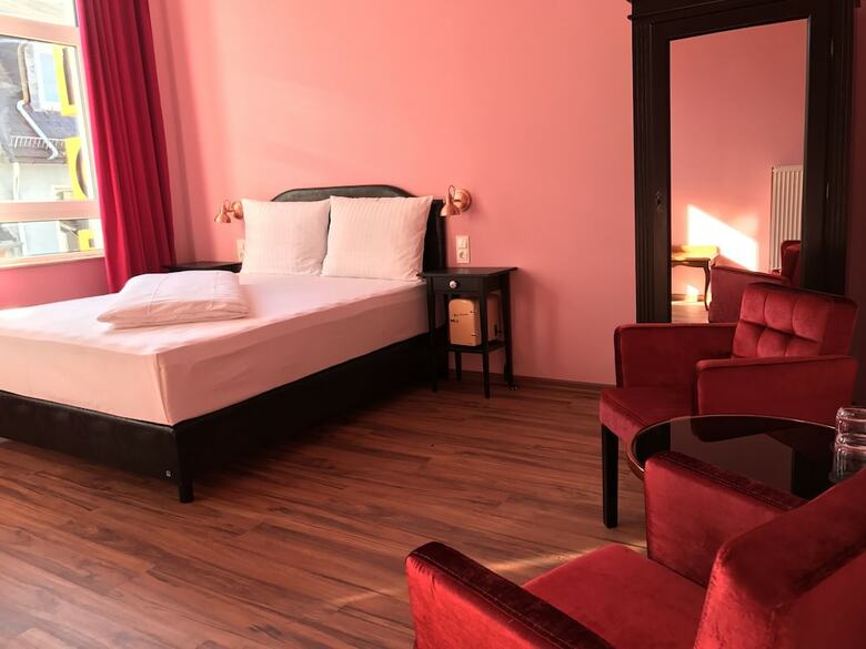 Hotel Mystique