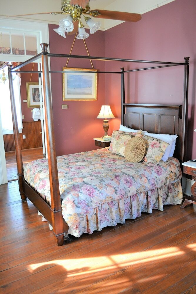 Bed & Breakfast Degas House