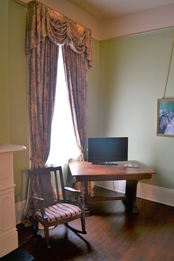 Bed & Breakfast Degas House