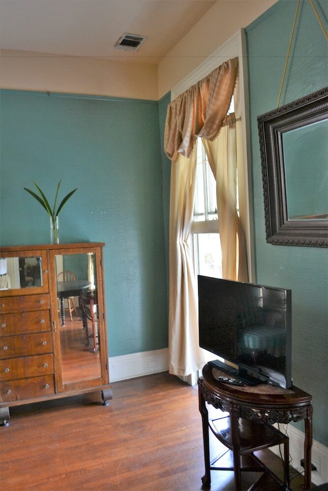Bed & Breakfast Degas House